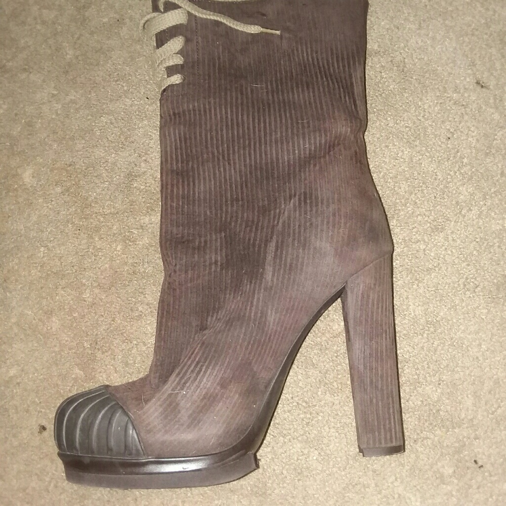 Shoes - Picture 7 of 7
